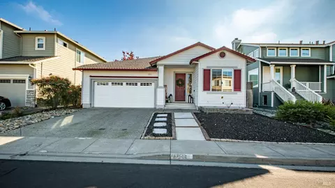 1211 Mateo Dr, Rohnert Park, CA 94928