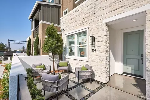 452 Semillon Ln, Santa Rosa, CA 95403