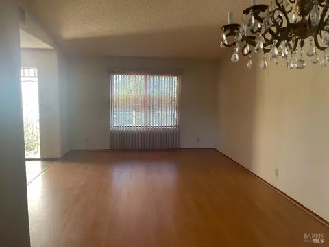 Living - 100 Obsidian Ct, Vallejo, CA 94589 photo 3 of 5