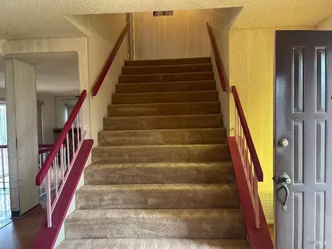 Entry Way - 100 Obsidian Ct, Vallejo, CA 94589 photo 2 of 3