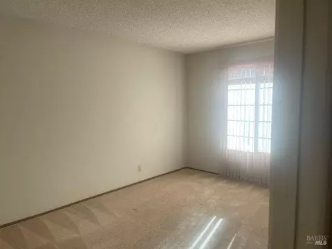 Bedroom - 100 Obsidian Ct, Vallejo, CA 94589 photo 2 of 3