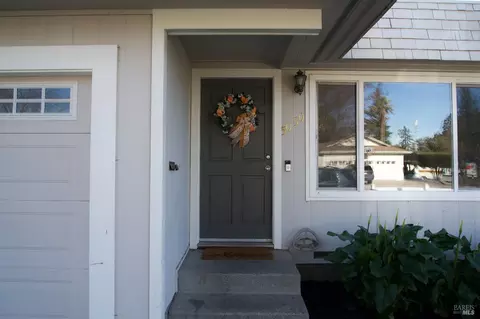 5050 Parkhurst Dr, Santa Rosa, CA 95409