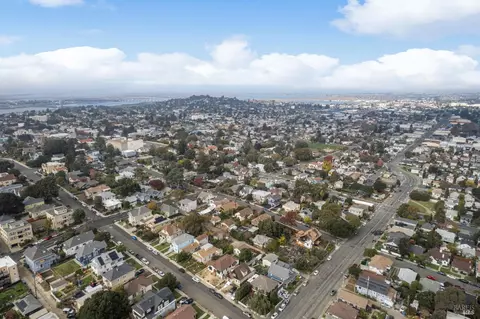 View/Area - 927-931 Carolina St, Vallejo, CA 94590 photo 6 of 7