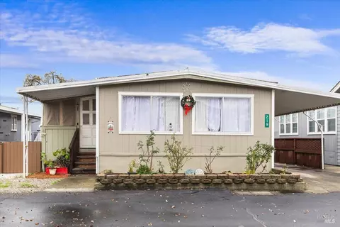 219 N Heidi Ct #79, Windsor, CA 95492