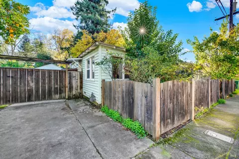 211 Triplett Dr, Cloverdale, CA 95425 photo 4