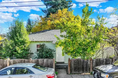 211 Triplett Dr, Cloverdale, CA 95425