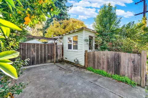 211 Triplett Dr, Cloverdale, CA 95425 photo 3