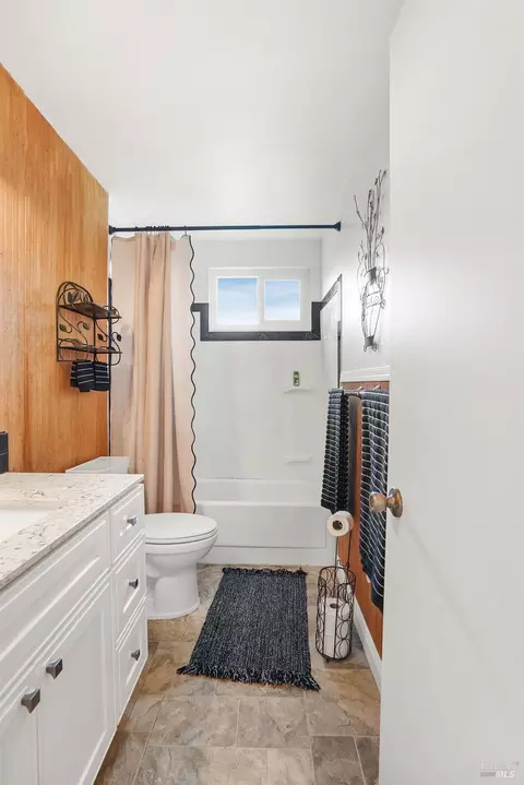 Bath - 7627 Paddon Rd, Vacaville, CA 95688 photo 1 of 2