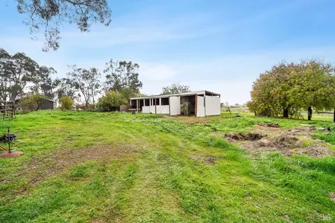 Exterior - 7627 Paddon Rd, Vacaville, CA 95688 photo 6 of 7
