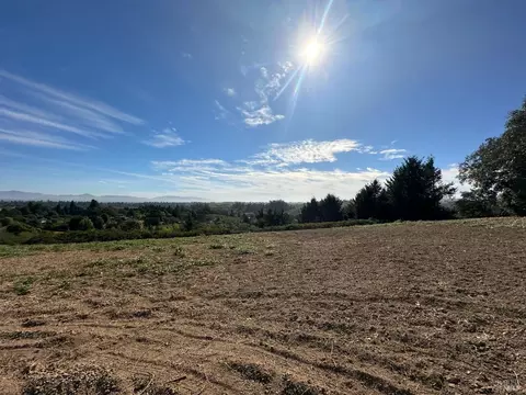 940-942 Ferguson Rd, Sebastopol, CA 95472