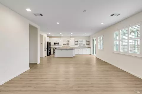 Living - 425 Epic St, Vacaville, CA 95688 photo 5 of 6