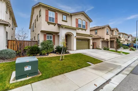 Exterior - 425 Epic St, Vacaville, CA 95688 photo 3 of 15