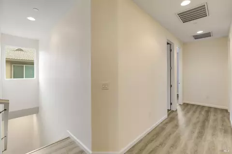 Entry Way - 425 Epic St, Vacaville, CA 95688 photo 9 of 13