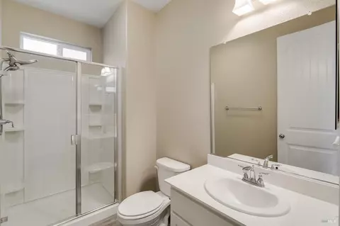 Bath - 425 Epic St, Vacaville, CA 95688 photo 1 of 9