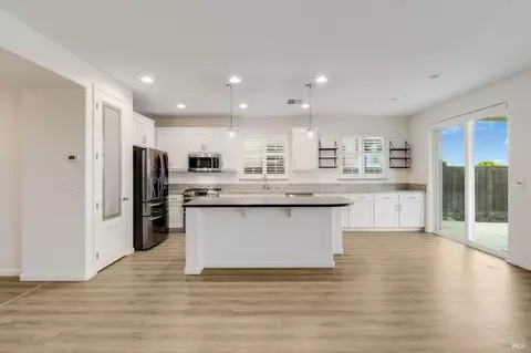 Kitchen - 425 Epic St, Vacaville, CA 95688 photo 2 of 7