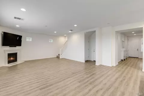 Living - 425 Epic St, Vacaville, CA 95688 photo 3 of 6