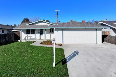 255 E Chestnut St, Dixon, CA 95620