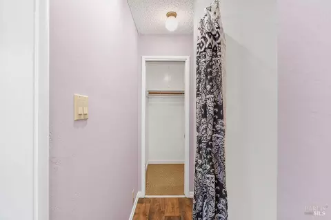 Entry Way - 121 Jackson Way, Vallejo, CA 94591 photo 3 of 4