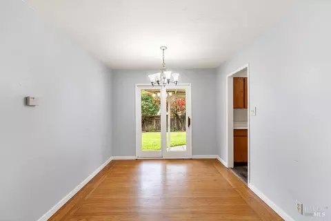 Dining - 121 Jackson Way, Vallejo, CA 94591 photo 2 of 2