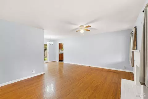 Living - 121 Jackson Way, Vallejo, CA 94591 photo 2 of 5