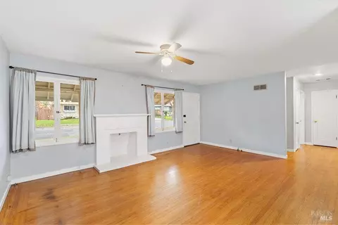 Living - 121 Jackson Way, Vallejo, CA 94591 photo 1 of 5