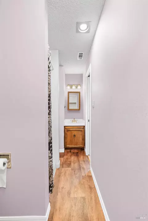 Entry Way - 121 Jackson Way, Vallejo, CA 94591 photo 4 of 4