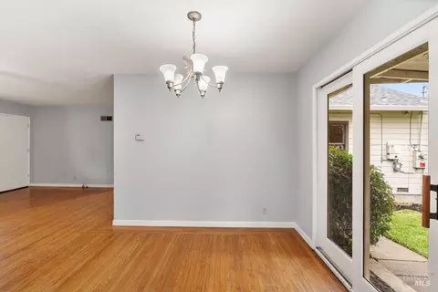 Dining - 121 Jackson Way, Vallejo, CA 94591 photo 1 of 2