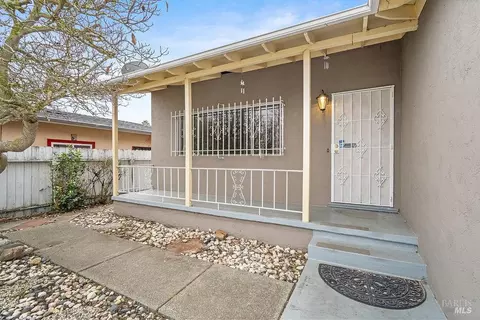 Exterior - 831 5th St, Vallejo, CA 94590 photo 3 of 7