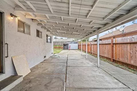 Exterior - 831 5th St, Vallejo, CA 94590 photo 4 of 7
