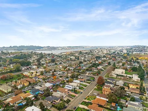 View/Area - 831 5th St, Vallejo, CA 94590 photo 3 of 3