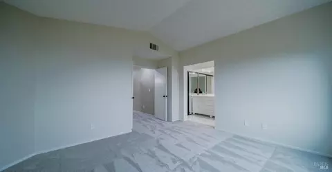 Bedroom - 453 Knights Cir, Vallejo, CA 94591 photo 3 of 5