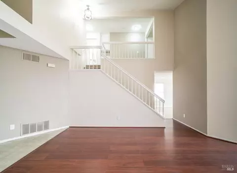 Living - 453 Knights Cir, Vallejo, CA 94591 photo 5 of 5