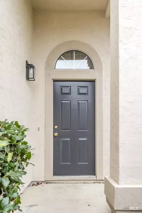 Entry Way - 453 Knights Cir, Vallejo, CA 94591 photo 2 of 2