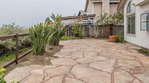 Exterior - 453 Knights Cir, Vallejo, CA 94591 photo 2 of 3