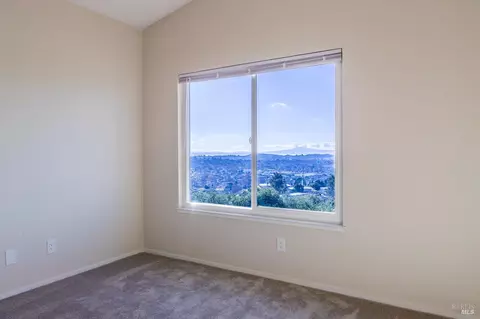 Bedroom - 453 Knights Cir, Vallejo, CA 94591 photo 2 of 5