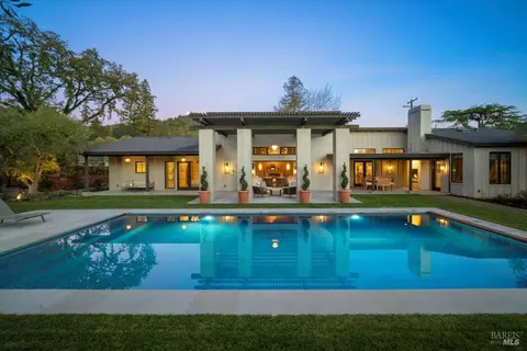 511 Hidden Acres Rd, Healdsburg, CA 95448