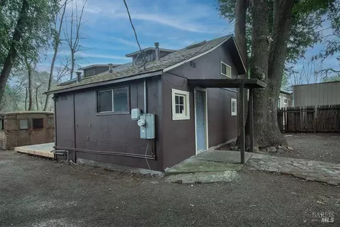 Exterior - 18089 Riverside Dr, Sonoma, CA 95476 photo 2 of 5
