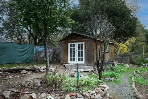 Exterior - 18089 Riverside Dr, Sonoma, CA 95476 photo 3 of 5