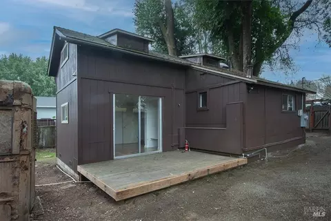 Exterior - 18089 Riverside Dr, Sonoma, CA 95476 photo 4 of 5