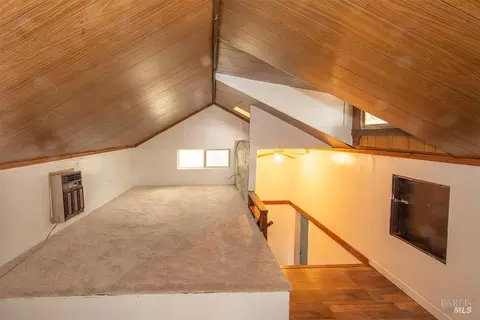 Entry Way - 18089 Riverside Dr, Sonoma, CA 95476 photo 1 of 1
