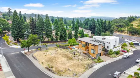 2100 Vintage Cir, Santa Rosa, CA 95404