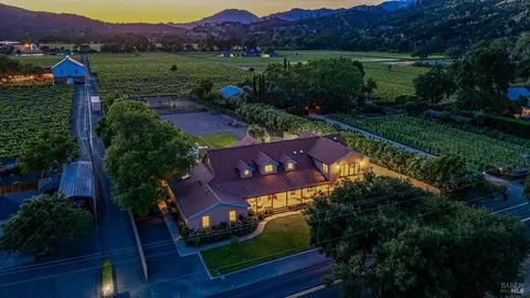 466 Pratt Ave, Saint Helena, CA 94574