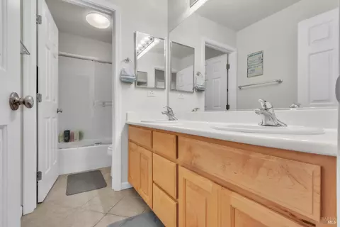 Bath - 1120 Bello Dr, Dixon, CA 95620 photo 3 of 4