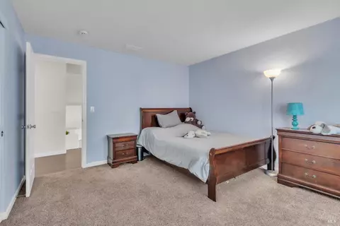 Bedroom - 1120 Bello Dr, Dixon, CA 95620 photo 4 of 8
