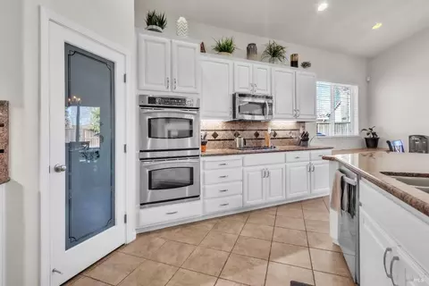 Kitchen - 1120 Bello Dr, Dixon, CA 95620 photo 3 of 4