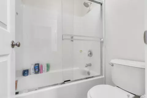 Bath - 1120 Bello Dr, Dixon, CA 95620 photo 4 of 4