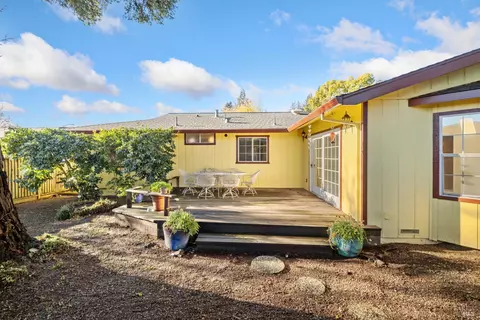 Exterior - 6 Oakhurst Pl, Santa Rosa, CA 95409 photo 1 of 11