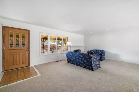 Living - 6 Oakhurst Pl, Santa Rosa, CA 95409 photo 1 of 7