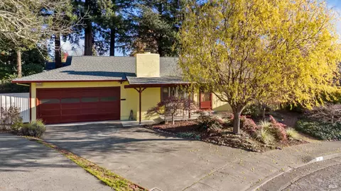 6 Oakhurst Pl, Santa Rosa, CA 95409