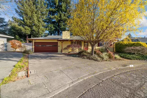 Exterior - 6 Oakhurst Pl, Santa Rosa, CA 95409 photo 7 of 11